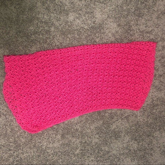 NEW Hand stitched woman’s pink infinity scarf - Picture 5 of 6